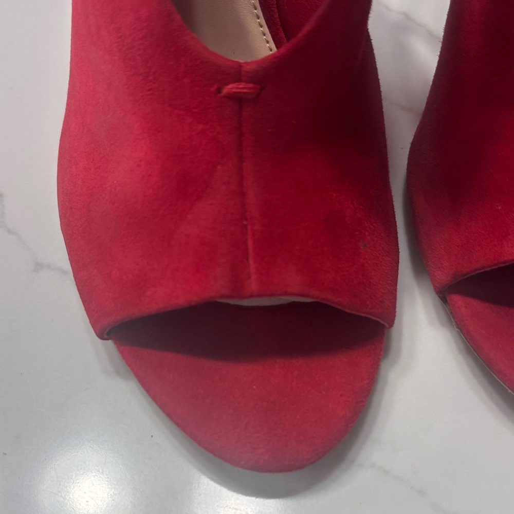 Elegant Red Suede Peep-Toe Heels - Picture 5 of 17